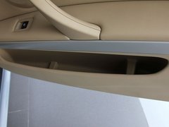 2011款 318i 2.0L 自动领先型