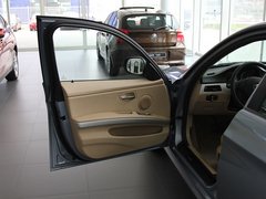 2011款 318i 2.0L 自动领先型