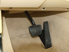 2011款 318i 2.0L 自动领先型