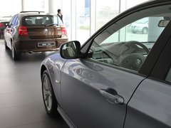 2011款 318i 2.0L 自动领先型