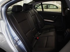 2011款 320i 2.0L 自动豪华型