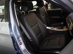 2011款 320i 2.0L 自动豪华型