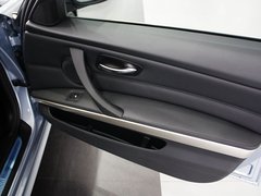 2011款 320i 2.0L 自动豪华型