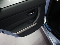 2011款 320i 2.0L 自动豪华型