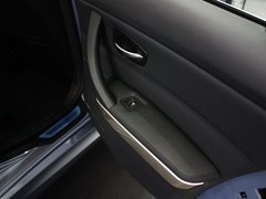 2011款 320i 2.0L 自动豪华型