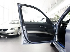 2011款 320i 2.0L 自动豪华型