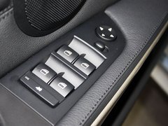2011款 320i 2.0L 自动豪华型