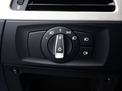 2011款 320i 2.0L 自动豪华型