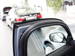 2011款 320i 2.0L 自动豪华型