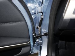 2011款 320i 2.0L 自动豪华型