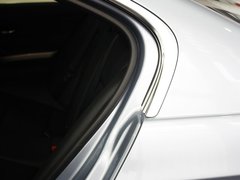 2011款 320i 2.0L 自动豪华型