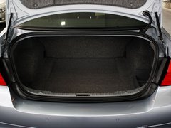 2011款 320i 2.0L 自动豪华型