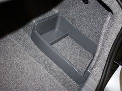 2011款 320i 2.0L 自动豪华型