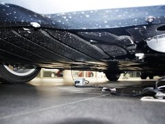 2011款 320i 2.0L 自动豪华型
