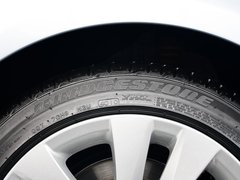 2011款 320i 2.0L 自动豪华型