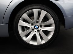 2011款 320i 2.0L 自动豪华型