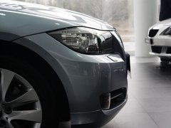 2011款 320i 2.0L 自动豪华型
