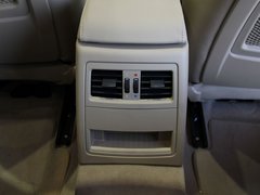 2011款 320i 2.0L 自动豪华型