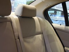 2011款 320i 2.0L 自动豪华型