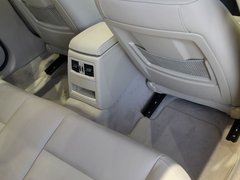 2011款 320i 2.0L 自动豪华型