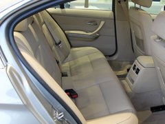 2011款 320i 2.0L 自动豪华型