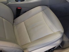 2011款 320i 2.0L 自动豪华型