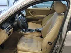 2011款 320i 2.0L 自动豪华型