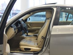 2011款 320i 2.0L 自动豪华型