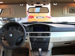 2011款 320i 2.0L 自动豪华型