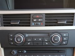 2011款 320i 2.0L 自动豪华型