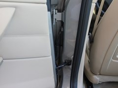 2011款 320i 2.0L 自动豪华型