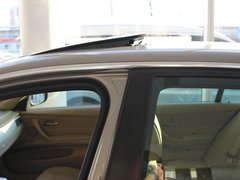 2011款 320i 2.0L 自动豪华型