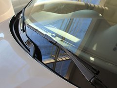 2011款 320i 2.0L 自动豪华型
