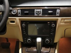 2011款 325i 2.5L 时尚型