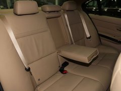 2011款 325i 2.5L 豪华型