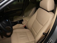 2011款 325i 2.5L 豪华型