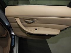 2011款 325i 2.5L 豪华型