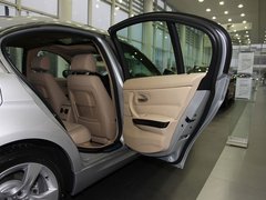 2011款 325i 2.5L 豪华型