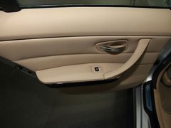 2011款 325i 2.5L 豪华型