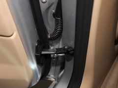 2011款 325i 2.5L 豪华型