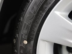 2011款 325i 2.5L 豪华型