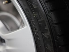 2011款 325i 2.5L 豪华型
