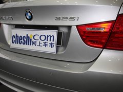 2011款 325i 2.5L 豪华型