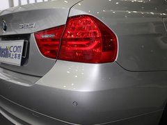 2011款 325i 2.5L 豪华型