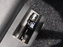 2010款 三厢 1.5L 手动 运动版
