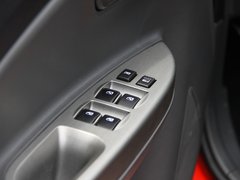 2010款 三厢 1.5L 手动 运动版