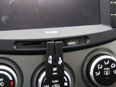 2010款 三厢 1.5L 手动 运动版