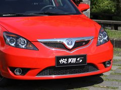 2010款 三厢 1.5L 手动 运动版