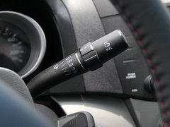 2010款 三厢 1.5L 手动 运动版