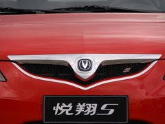 2010款 三厢 1.5L 手动 运动版